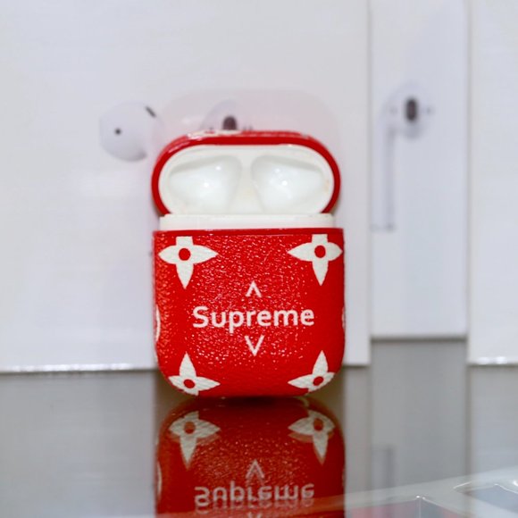 Airpods Gen 1 & 2 Red Case With Holder - Picture 2 of 5
